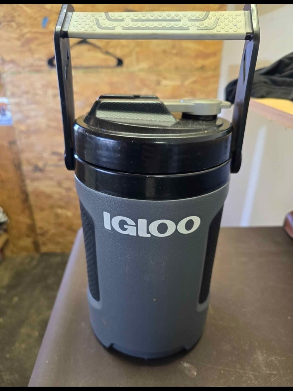 IGLOO Gray Portable Water Jug with Handle